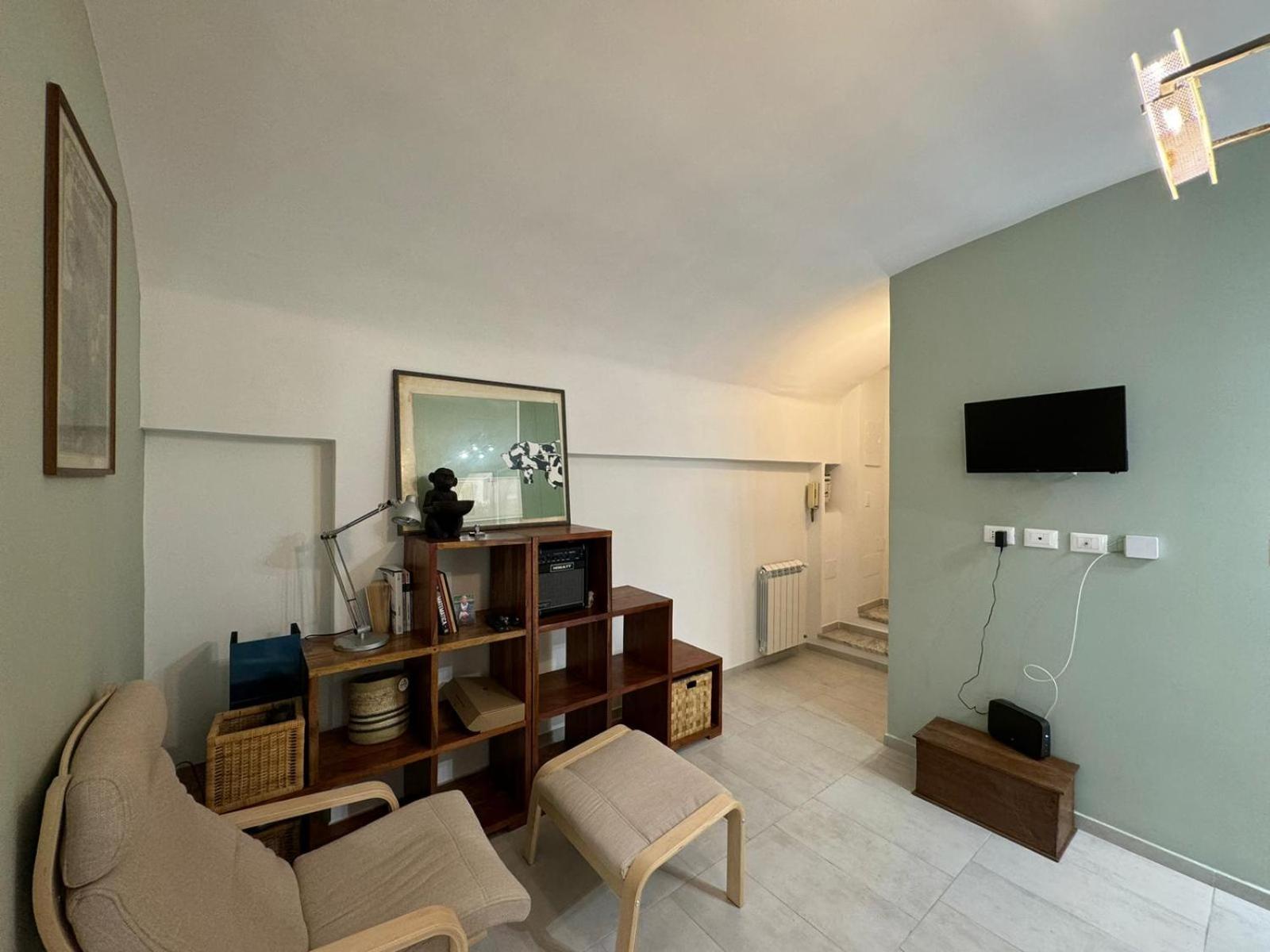 Quiet Corner In The Eternal Apartment Rom